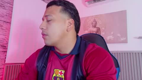 Snapshot of tom_muscle1 chatting on March 2026 11:49:01 AM Tom muscle1 online show from March 2026 11:49:01 AM