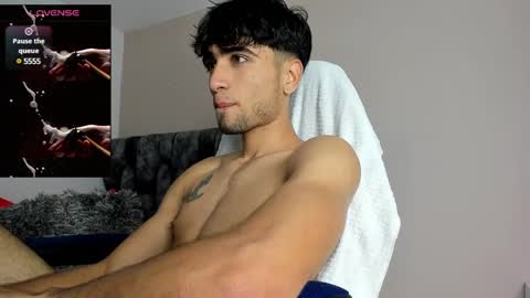 Snapshot of tom_walton chatting on January 2025 11:25:01 PM tom online show from January 2025 11:25:01 PM