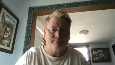 Snapshot of tomascausa chatting on January 2025 09:39:02 PM Hola online show from January 2025 09:39:02 PM