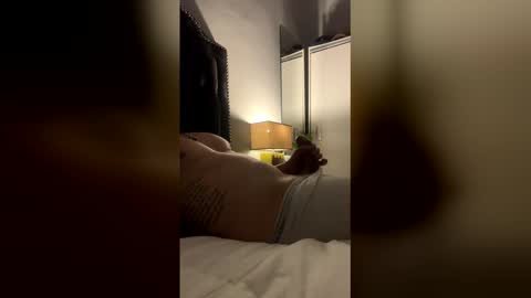 Snapshot of tomassshelby chatting on March 2026 04:05:02 AM tomassshelby online show from March 2026 04:05:02 AM