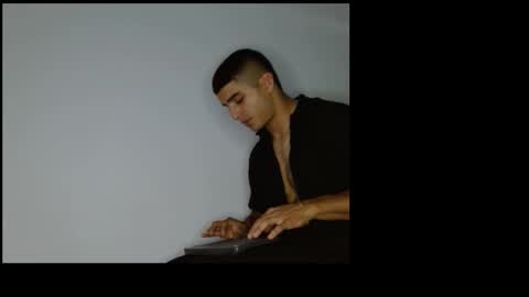 tomaz_18 online show from January 2026 12:38:02 AM