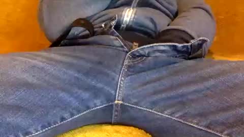 Snapshot of tombi125 chatting on October 2025 04:38:02 PM tombi125 online show from October 2025 04:38:02 PM