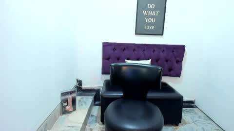 Snapshot of tomboy_natali chatting on May 2026 12:40:02 AM IAN SAYD online show from May 2026 12:40:02 AM