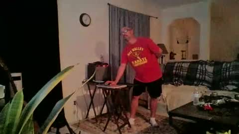 sirmuggsalot online show from November 2025 12:30:01 AM