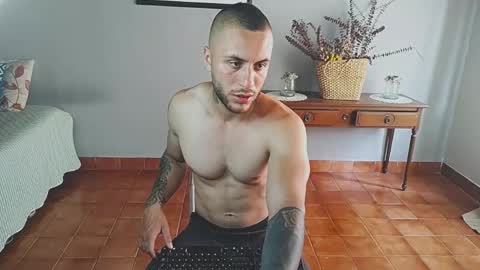 Snapshot of tomdavisxl chatting on May 2026 05:08:01 PM tomDavisXl online show from May 2026 05:08:01 PM