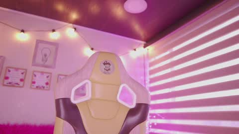 Blue  online show from April 2026 11:04:01 AM