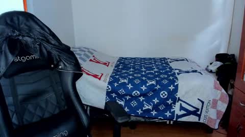 Twitter BreddTommy IG tommy bredd online show from February 2025 10:09:01 PM