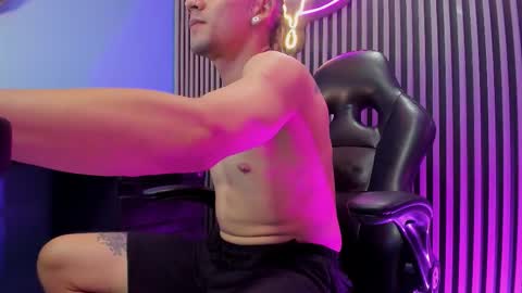 TOMMY  online show from January 2026 03:21:02 AM