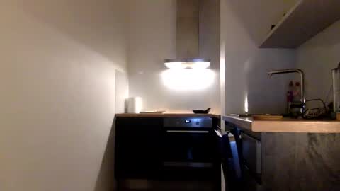 Thomas Fit online show from March 2025 09:54:02 PM