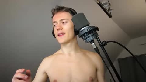 tomtimon11 online show from November 2025 04:20:01 PM