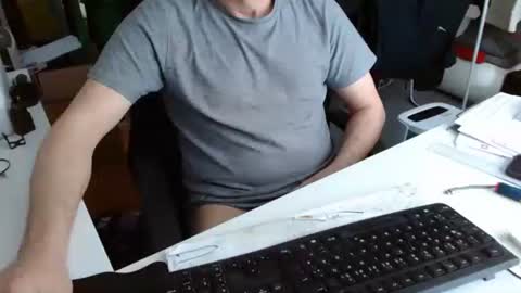 Tom online show from March 2026 01:51:01 PM