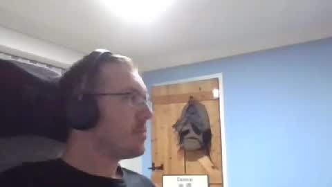 Snapshot of tomuk28 chatting on May 2026 01:13:02 AM Tom xt85 online show from May 2026 01:13:02 AM