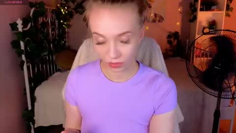 Snapshot of toni_ray chatting on June 2026 05:38:02 AM Tony online show from June 2026 05:38:02 AM