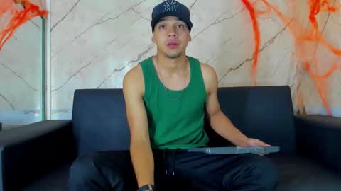 Snapshot of tonnygil chatting on October 2025 12:09:02 PM Tonny online show from October 2025 12:09:02 PM