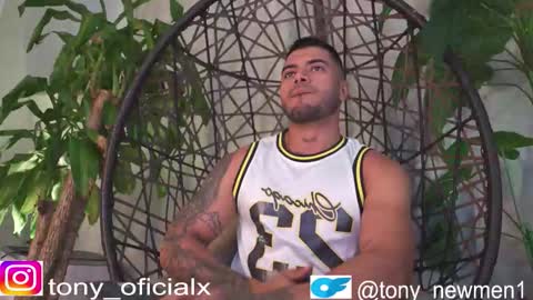 Snapshot of tony_newmen chatting on November 2025 11:32:01 AM tony online show from November 2025 11:32:01 AM