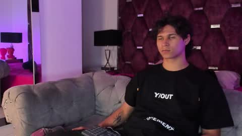 Snapshot of tonybenedetti chatting on December 2025 09:23:02 PM Tony Benedetti online show from December 2025 09:23:02 PM