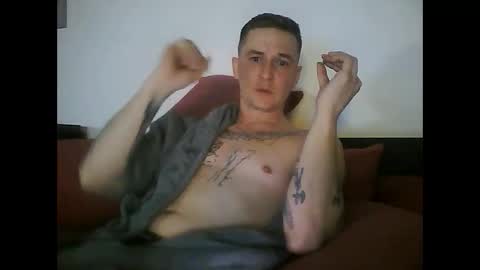 Snapshot of tonystrawberry chatting on April 2026 02:33:01 AM tonystrawberry online show from April 2026 02:33:01 AM
