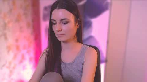 Elizabeth online show from February 2025 08:22:02 PM