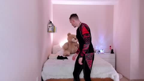 toohornyserj online show from February 2025 11:05:01 PM