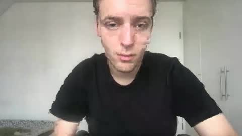 Snapshot of toohottobetrue21 chatting on October 2025 09:10:01 AM Max online show from October 2025 09:10:01 AM