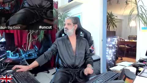 topalphaboss online show from October 2025 07:00:01 PM