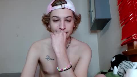 TopZaddy online show from November 2025 07:36:03 PM