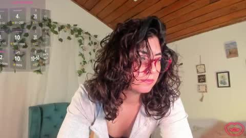 Snapshot of tori_just chatting on June 2026 01:35:02 PM tori_just online show from June 2026 01:35:02 PM