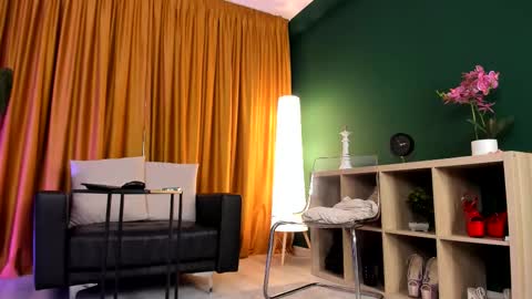 torri kitten online show from October 2025 04:29:01 AM