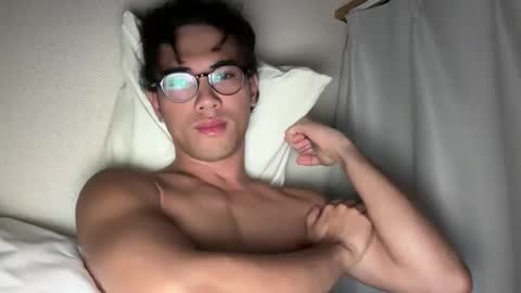 Snapshot of toshikaro0 chatting on September 2025 05:45:01 PM Karo online show from September 2025 05:45:01 PM