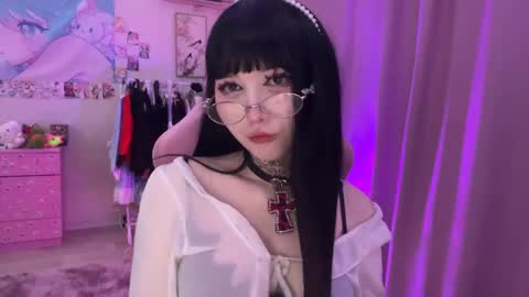 Lina online show from April 2026 05:57:01 PM