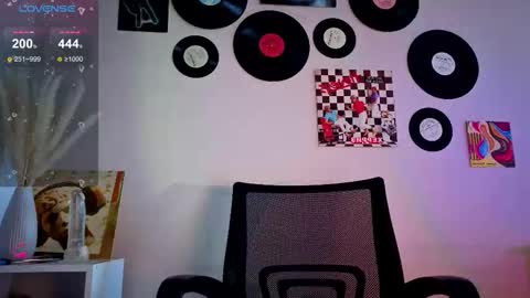 Snapshot of tox1ccherry chatting on March 2026 04:29:01 AM Melina online show from March 2026 04:29:01 AM