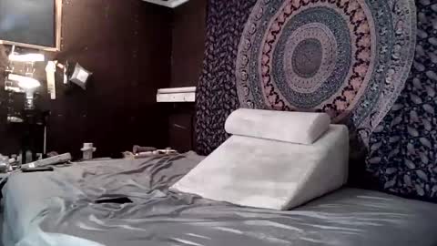 toxiclayne online show from April 2026 02:01:01 AM