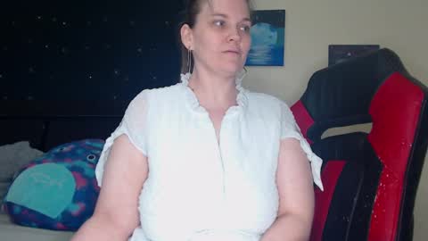 Lilly Miss Mistress Goddess Maam Queen Boss online show from December 2024 11:53:01 AM