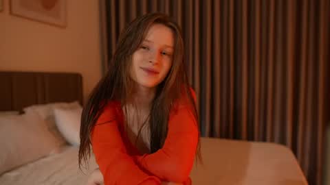 Snapshot of toxl chatting on May 2026 08:14:01 PM Bella online show from May 2026 08:14:01 PM