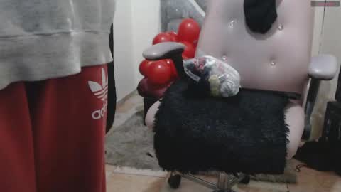 Snapshot of toxxxic_cams chatting on May 2026 07:03:01 AM toxca69 online show from May 2026 07:03:01 AM
