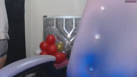 Snapshot of toxxxic_cams chatting on May 2026 07:37:01 AM toxca69 online show from May 2026 07:37:01 AM