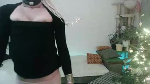 Patrizia online show from December 2025 03:37:02 AM