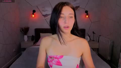 Snapshot of tracey_gill chatting on July 2026 09:14:02 AM tracey_gill online show from July 2026 09:14:02 AM