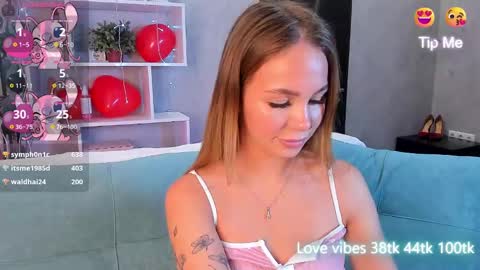 Snapshot of tracy_tay1or chatting on February 2025 12:13:02 PM Tracy GMT2 Mon 3 AM - 4 PM Tue 3 AM - 4 PM Wed 3 AM - 4 PM Thur 3 AM - 4 PM Fri 3 AM - 4 PM online show from February 2025 12:13:02 PM