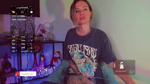 Hey my name is Kiri Kiri online show from January 2025 08:33:01 PM