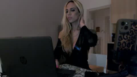 transexy8 online show from December 2025 10:33:01 AM