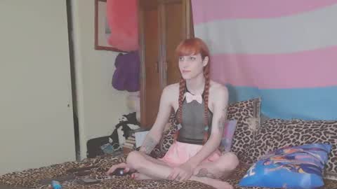 Snapshot of transgirlv chatting on September 2025 08:25:02 PM RayaBoone online show from September 2025 08:25:02 PM