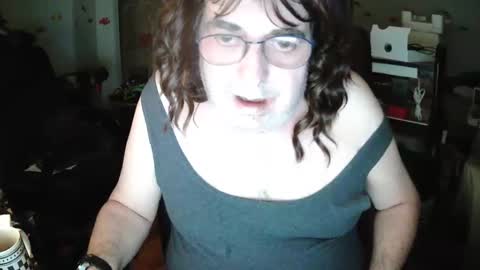 Snapshot of transmtfhello chatting on January 2026 11:31:01 PM Peter online show from January 2026 11:31:01 PM