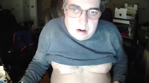 Snapshot of transmtfhello chatting on January 2026 08:52:01 AM Peter online show from January 2026 08:52:01 AM