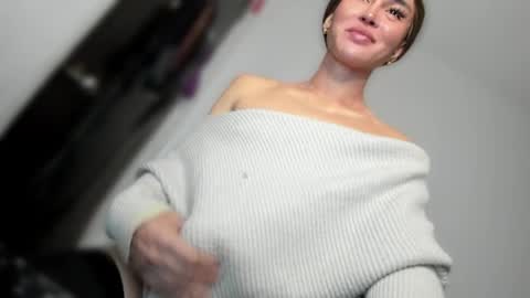 Snapshot of transnextdoor_ chatting on May 2026 07:21:01 PM ALMIGHTY GODDESS VALENTINA online show from May 2026 07:21:01 PM