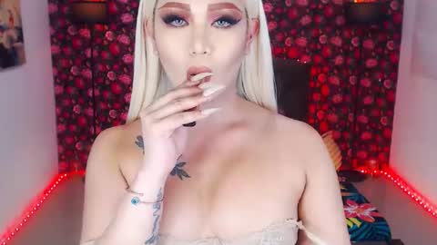 KYLIE BELLA  TS online show from April 2026 07:58:01 PM