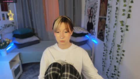 Snapshot of trapsaintgirl chatting on January 2025 03:47:01 PM Nyuta Hartmann online show from January 2025 03:47:01 PM