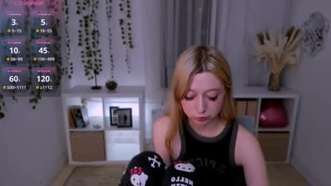 Snapshot of trapsaintgirl chatting on February 2025 01:44:01 PM Nyuta Hartmann online show from February 2025 01:44:01 PM
