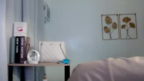 travelergirl online show from February 2026 03:10:01 PM