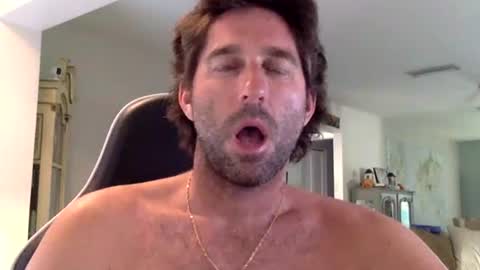 TravisKenn online show from November 2025 07:30:01 PM